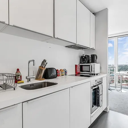 1-bedroom In Center Apartment *